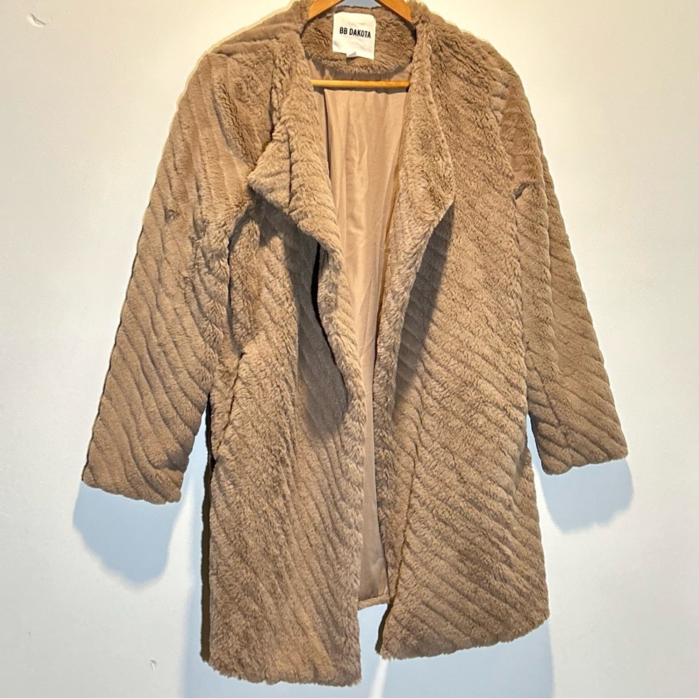 BB Dakota - ultra soft faux fur coat
